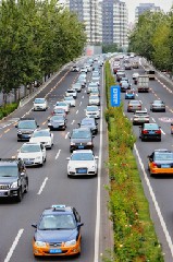 打击跨省载客“黑车” 北京市交通运输综合执法总队开展集中执法